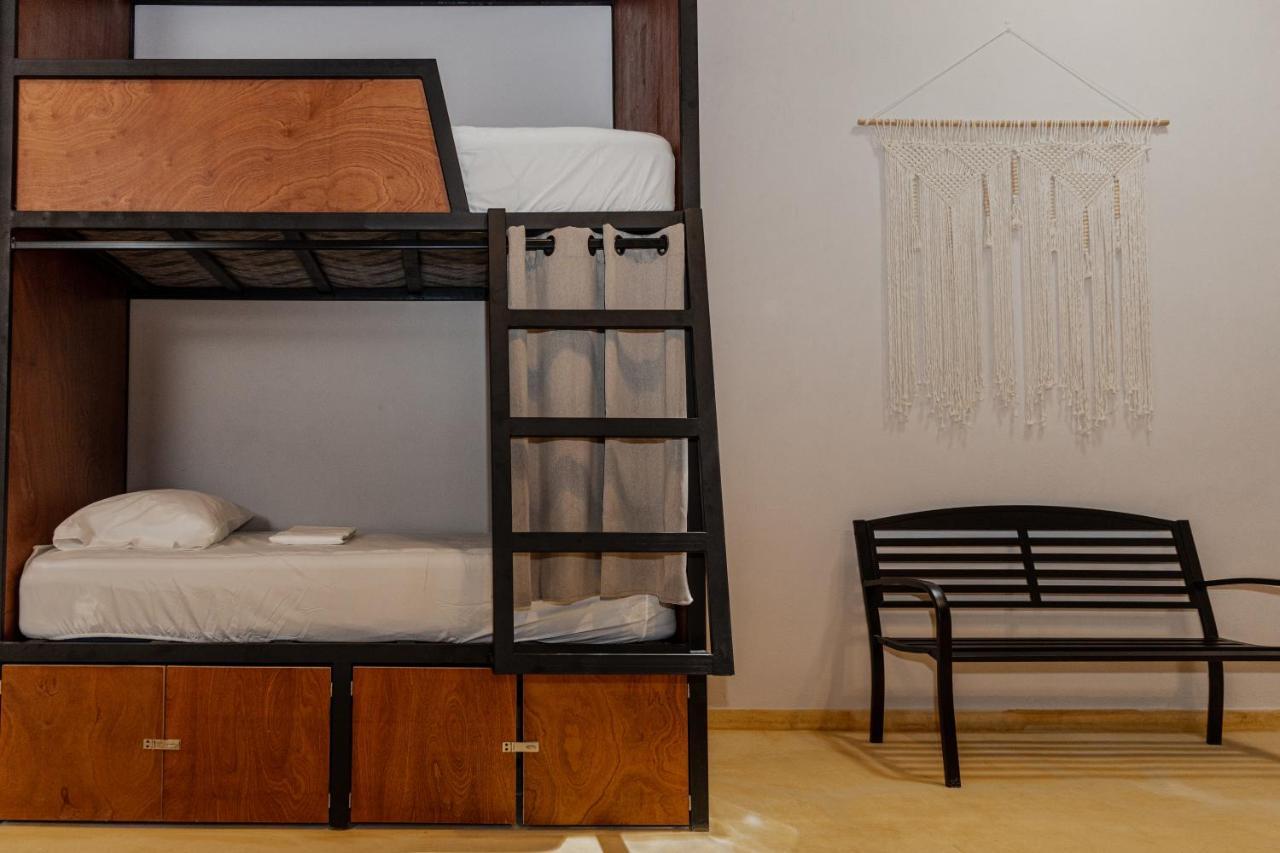 Caleta Hostel Rooftop & Pool Cancun Ngoại thất bức ảnh