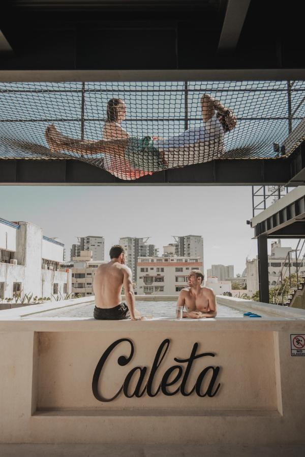 Caleta Hostel Rooftop & Pool Cancun Ngoại thất bức ảnh